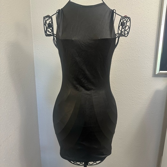 Black Halter Bodycon Mini Dress for Night Out - Picture 5 of 9